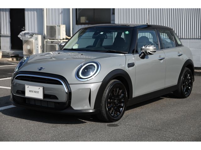 BMW MINI COOPER D 5DOOR 2022 Image 31