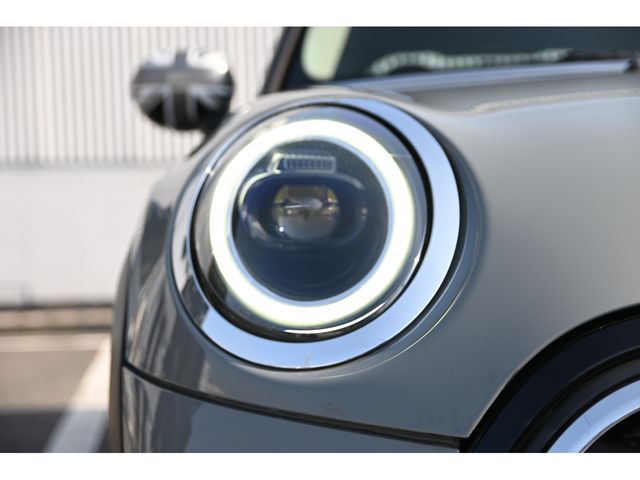 BMW MINI COOPER D 5DOOR 2022 Image 31