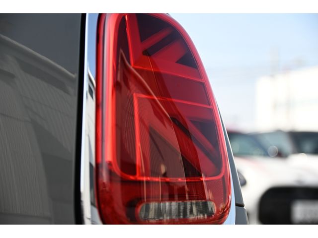 BMW MINI COOPER D 5DOOR 2022 Image 31