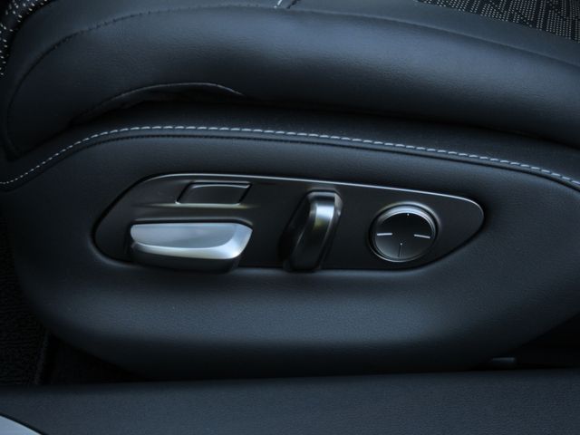 TOYOTA LEXUS LS500 2023 Image 31