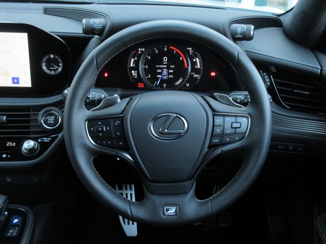 TOYOTA LEXUS LS500 2023 Image 31