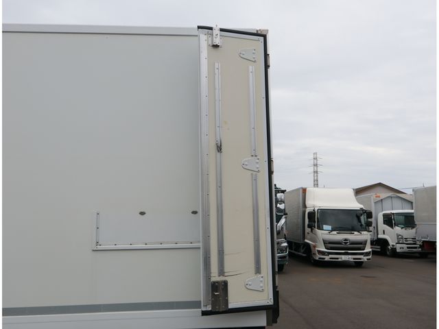 ISUZU ELF 2020 Image 31