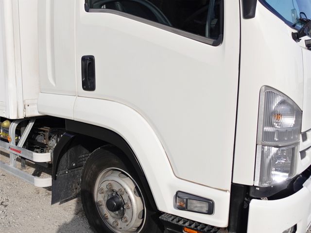 ISUZU FORWARD 2015 Image 31