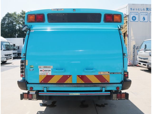 MITSUBISHI CANTER 2022 Image 31