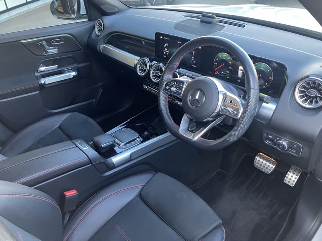 MERCEDES BENZ GLB 2022 Image 31