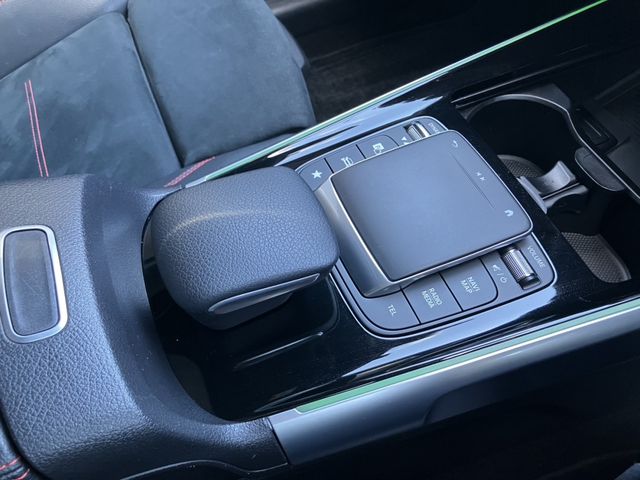 MERCEDES BENZ GLB 2022 Image 31