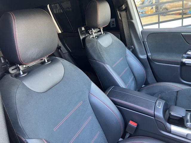 MERCEDES BENZ GLB 2022 Image 31