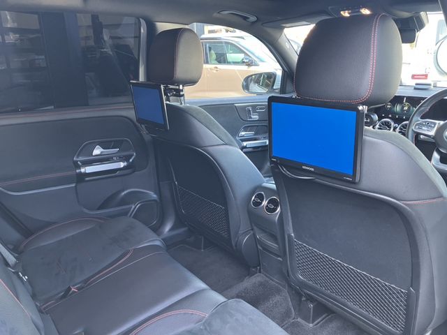 MERCEDES BENZ GLB 2022 Image 31