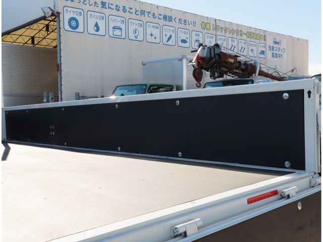 MITSUBISHI CANTER 2025 Image 31