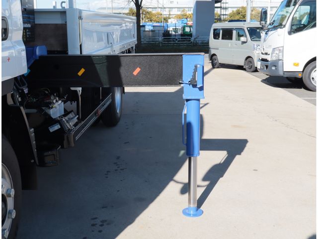 MITSUBISHI CANTER 2025 Image 31