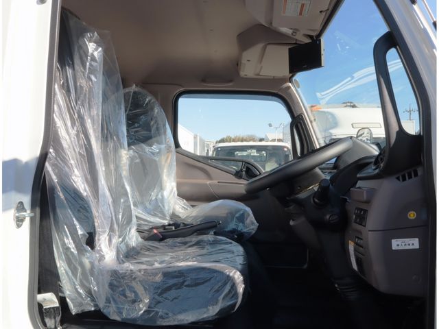 MITSUBISHI CANTER 2025 Image 31