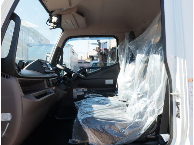 MITSUBISHI CANTER 2025 Image 31