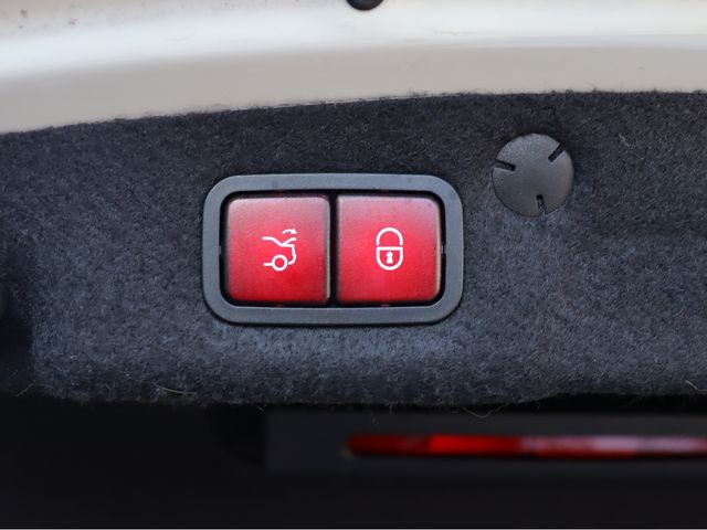 MERCEDES BENZ C CLAS 2020 Image 31