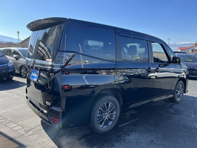 TOYOTA VOXY HYBRID 4WD 2023 Image 31