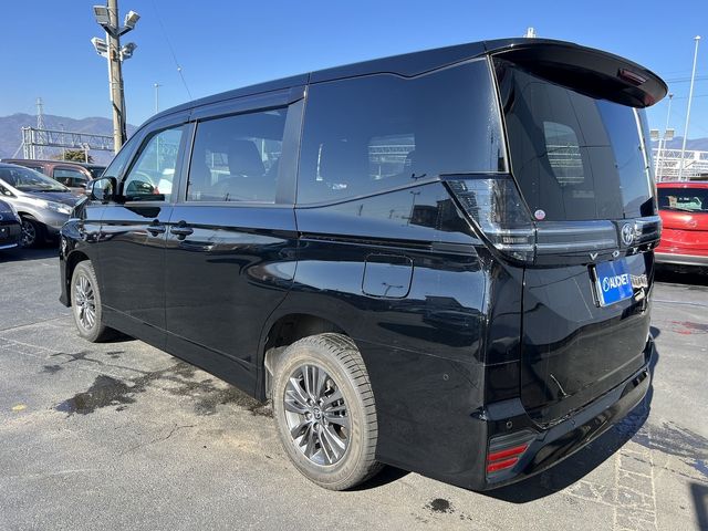 TOYOTA VOXY HYBRID 4WD 2023 Image 31