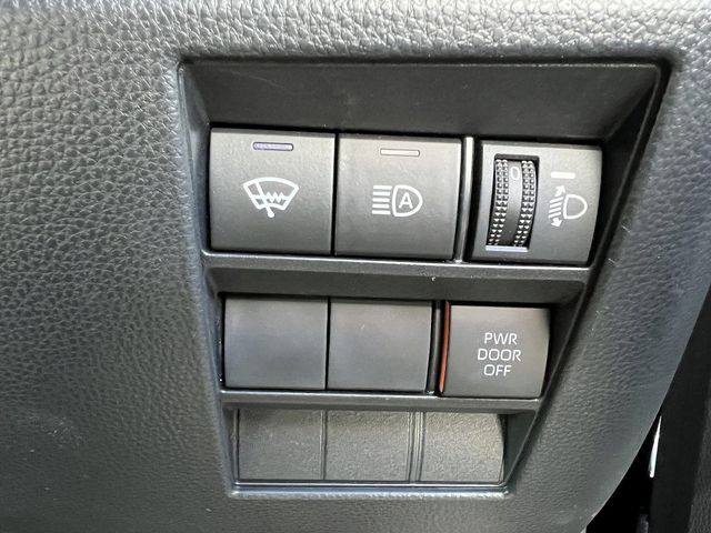 TOYOTA VOXY HYBRID 4WD 2023 Image 31