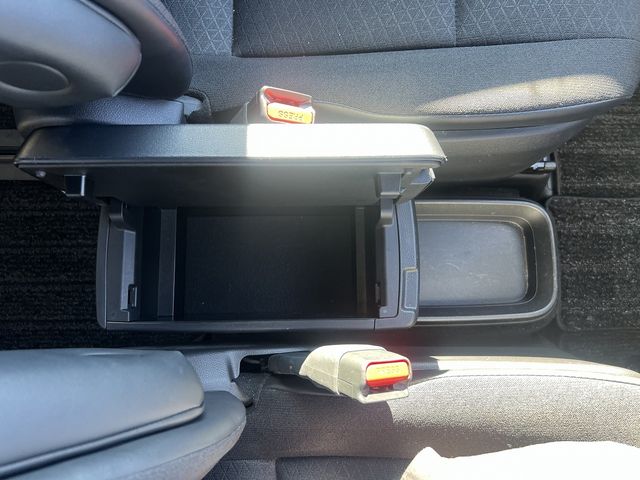 TOYOTA VOXY HYBRID 4WD 2023 Image 31