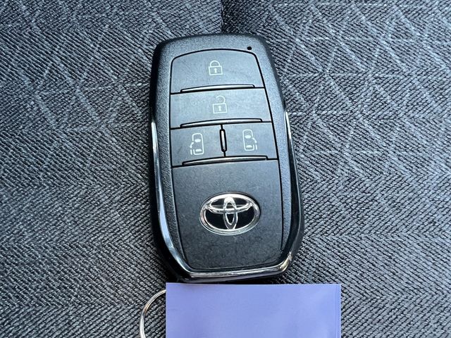 TOYOTA VOXY HYBRID 4WD 2023 Image 31