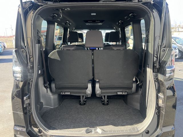 TOYOTA VOXY HYBRID 4WD 2023 Image 31