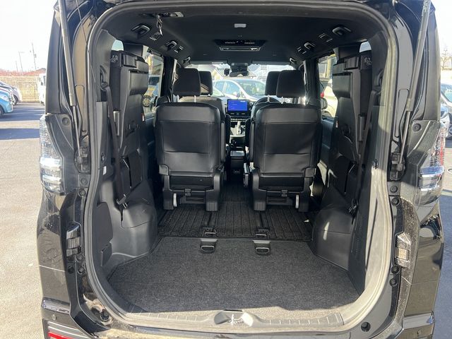 TOYOTA VOXY HYBRID 4WD 2023 Image 31