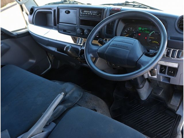 MITSUBISHI CANTER 2015 Image 31