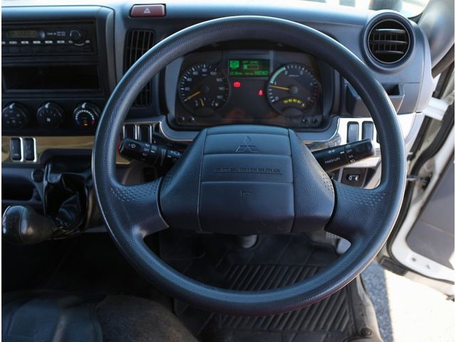 MITSUBISHI CANTER 2015 Image 31