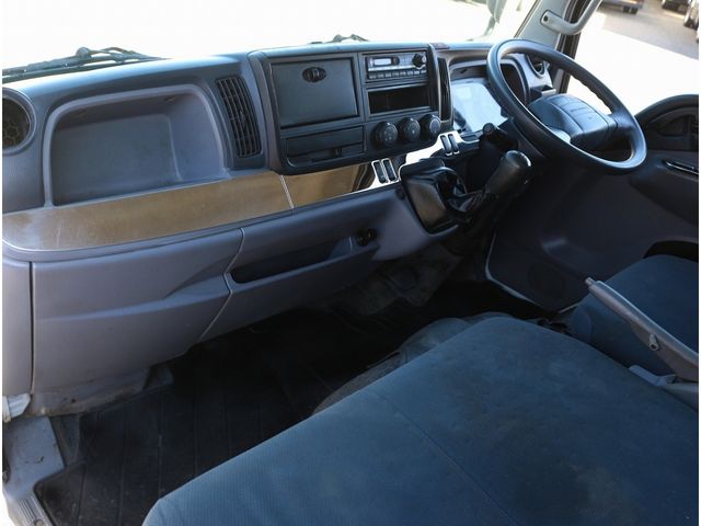 MITSUBISHI CANTER 2015 Image 31