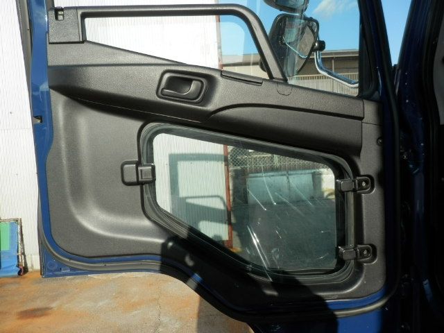 MITSUBISHI FUSOU FIGHTER 2018 Image 31