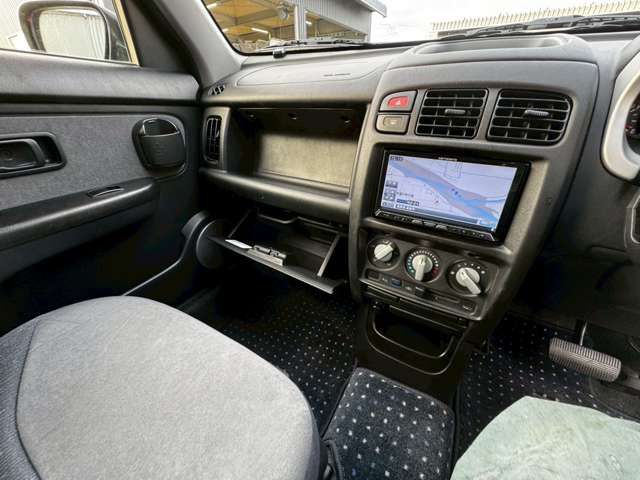 NISSAN CUBE 2001 Image 31