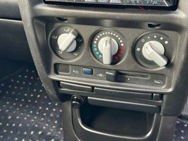 NISSAN CUBE 2001 Image 31