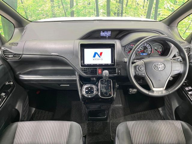 TOYOTA VOXY 4WD 2017 Image 31