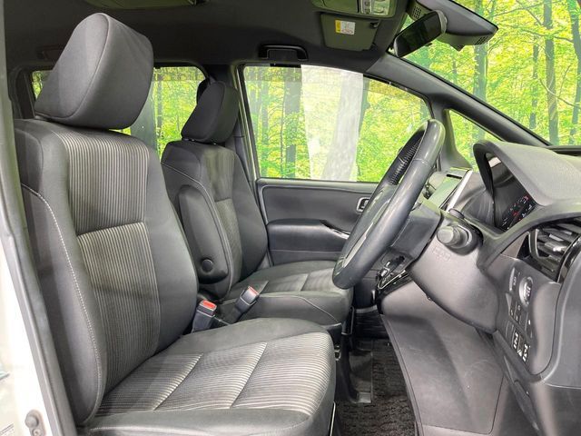 TOYOTA VOXY 4WD 2017 Image 31