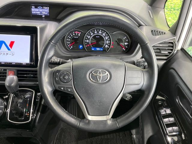 TOYOTA VOXY 4WD 2017 Image 31