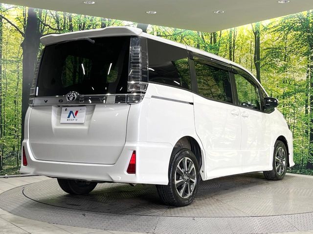 TOYOTA VOXY 4WD 2017 Image 31