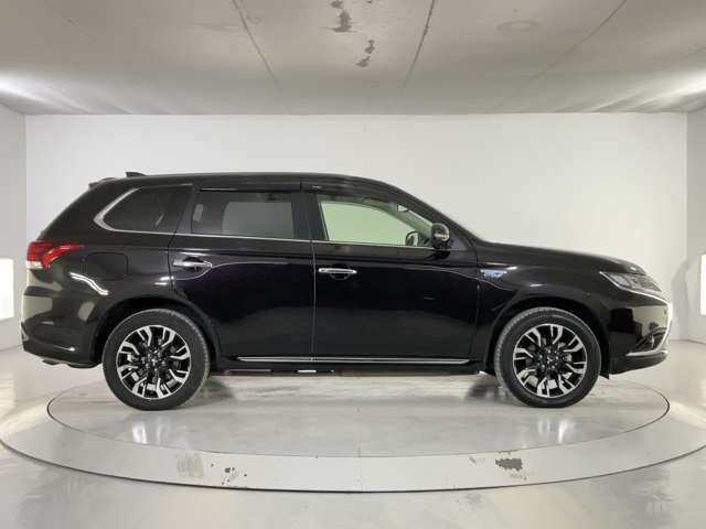 MITSUBISHI OUTLANDER PHEV 2017 Image 31