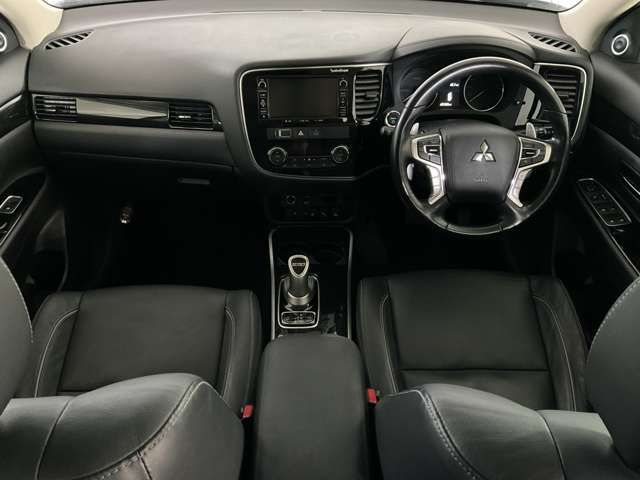 MITSUBISHI OUTLANDER PHEV 2017 Image 31