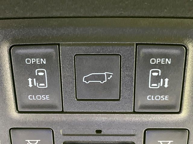 TOYOTA VOXY HYBRID 2024 Image 31