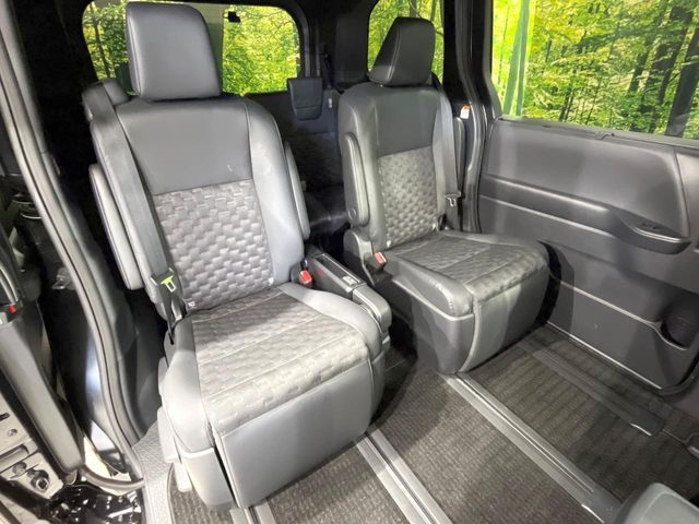 TOYOTA VOXY HYBRID 2024 Image 31