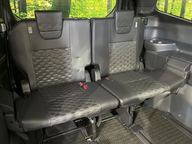 TOYOTA VOXY HYBRID 2024 Image 31