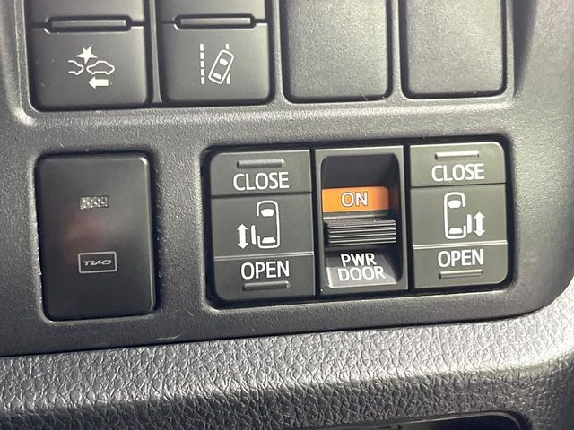 TOYOTA VOXY 2019 Image 31