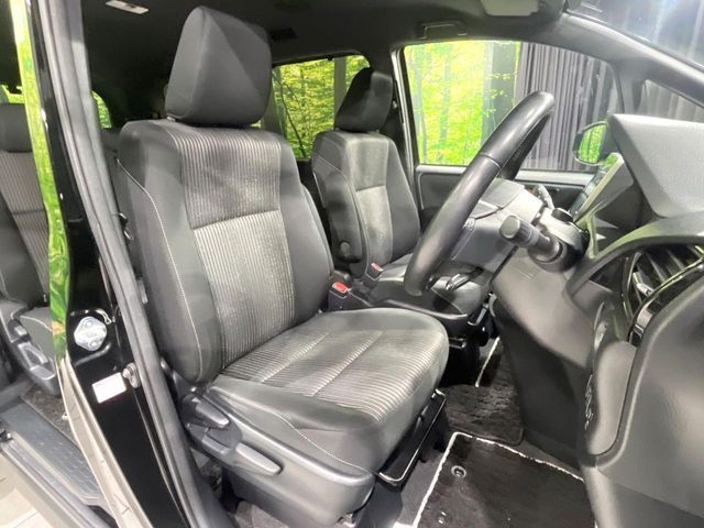 TOYOTA VOXY 2019 Image 31