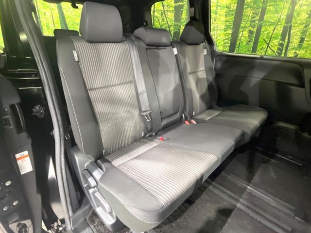 TOYOTA VOXY 2019 Image 31