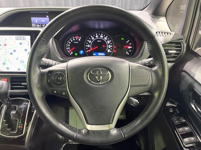 TOYOTA VOXY 2019 Image 31