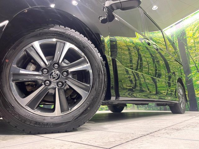 TOYOTA VOXY 2019 Image 31