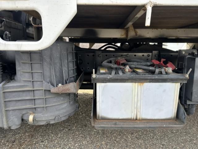 MITSUBISHI CANTER GUTS 2015 Image 31