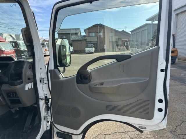 MITSUBISHI CANTER GUTS 2015 Image 31