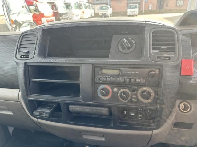 MITSUBISHI CANTER GUTS 2015 Image 31