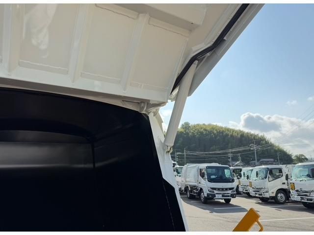 HINO DUTRO 2024 Image 31