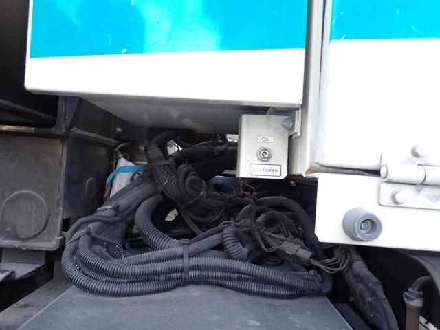 HINO DUTRO 2013 Image 31