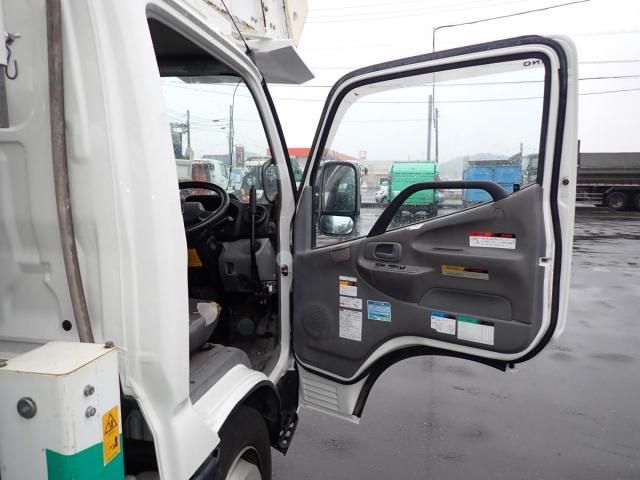 HINO DUTRO 2013 Image 31